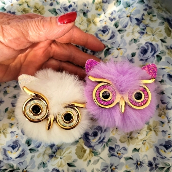 New Owl Keychains 1 White 1 Lavender - Picture 1 of 8